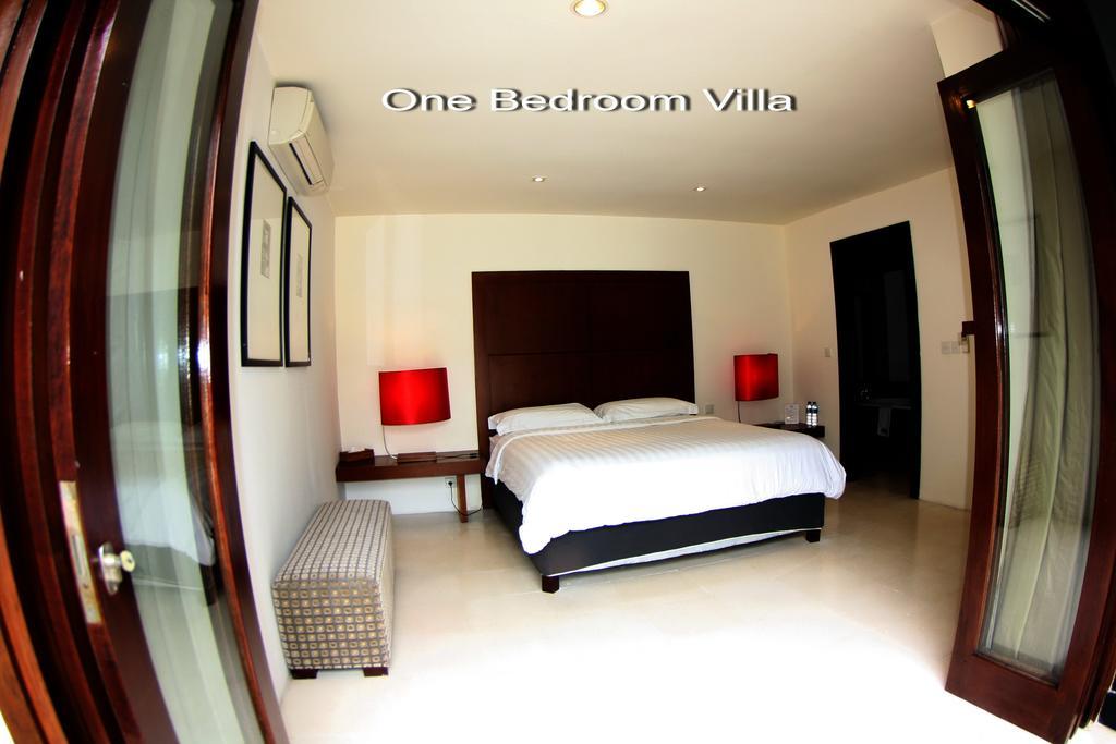 סמיניאק Villa D'Suite חדר תמונה